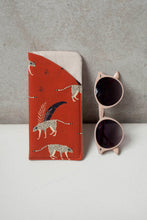 Load image into Gallery viewer, Glasses pouch - Spiced cheetah
