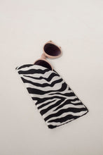 Load image into Gallery viewer, Glasses pouch - Zebra
