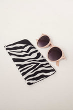 Load image into Gallery viewer, Glasses pouch - Zebra
